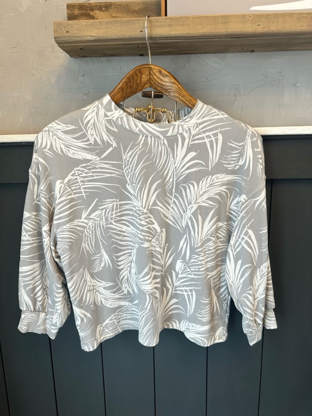 Rachel Zoe Women's Large Soft Pullover Top Gray Palm Leaf Balloon Sleeve M